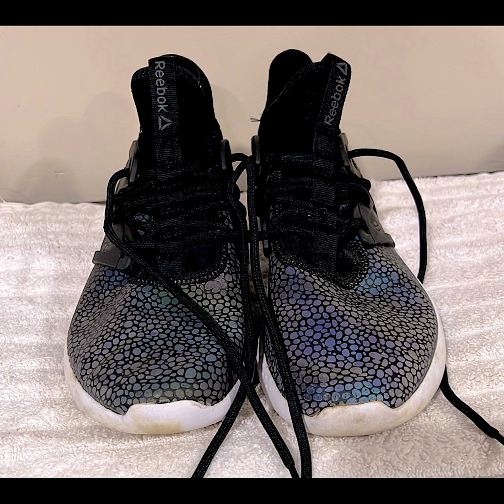 Women’s Reebok Sneakers 🖤